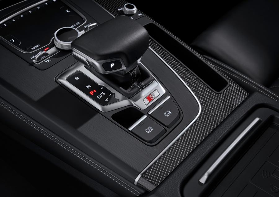 Детали интерьера Audi SQ5 3.0 TDI 2019 года  (WW) (фото 16 из 41)